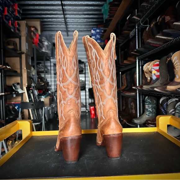 Idyllwind Revenge Western Boot
Tan Womens Size 8B - Picture 4 of 7